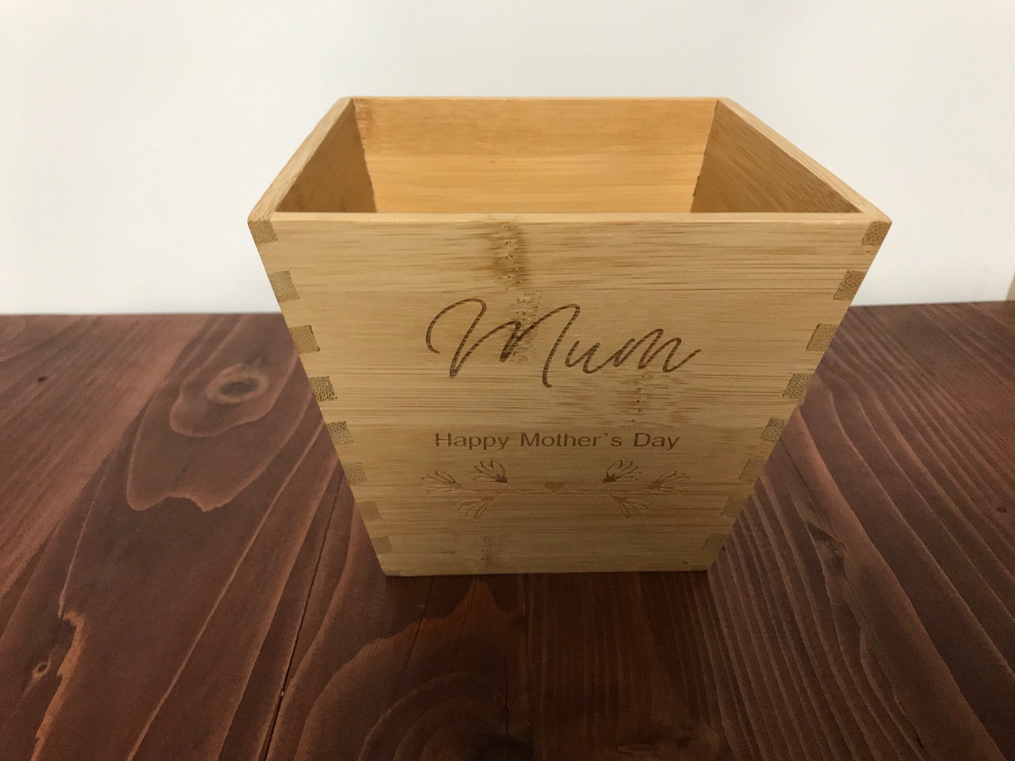 Mother's Day Plant Pot - Giftinc Mother's Day bamboo plant pot.